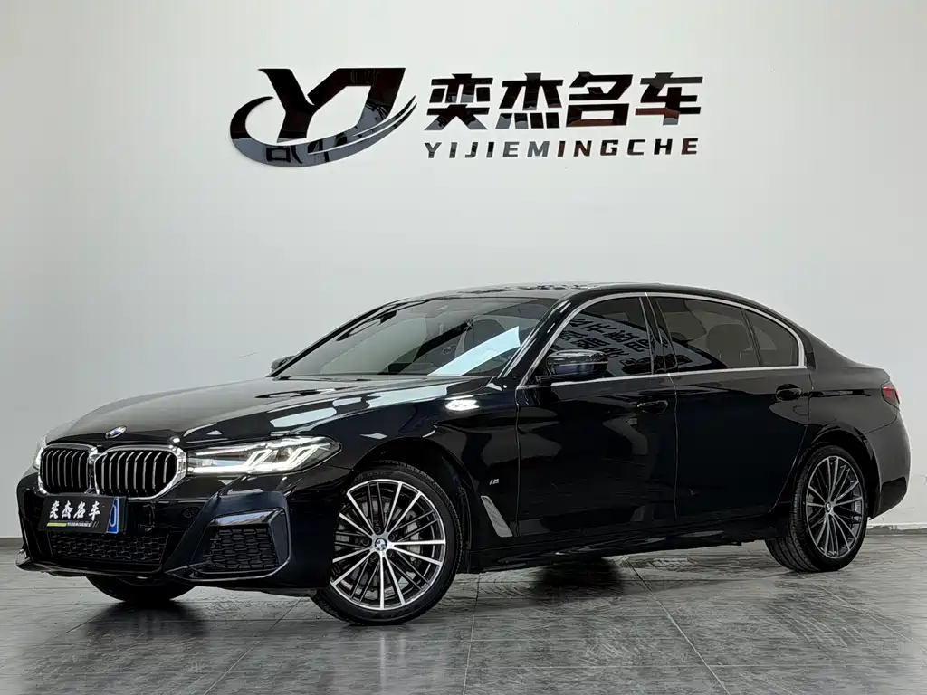 BMW 5 Series 2021 — фото 1