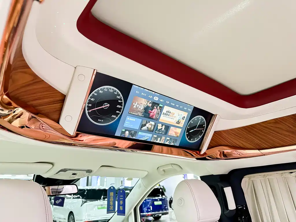 Mercedes-Benz V-Class 2022 — фото 12