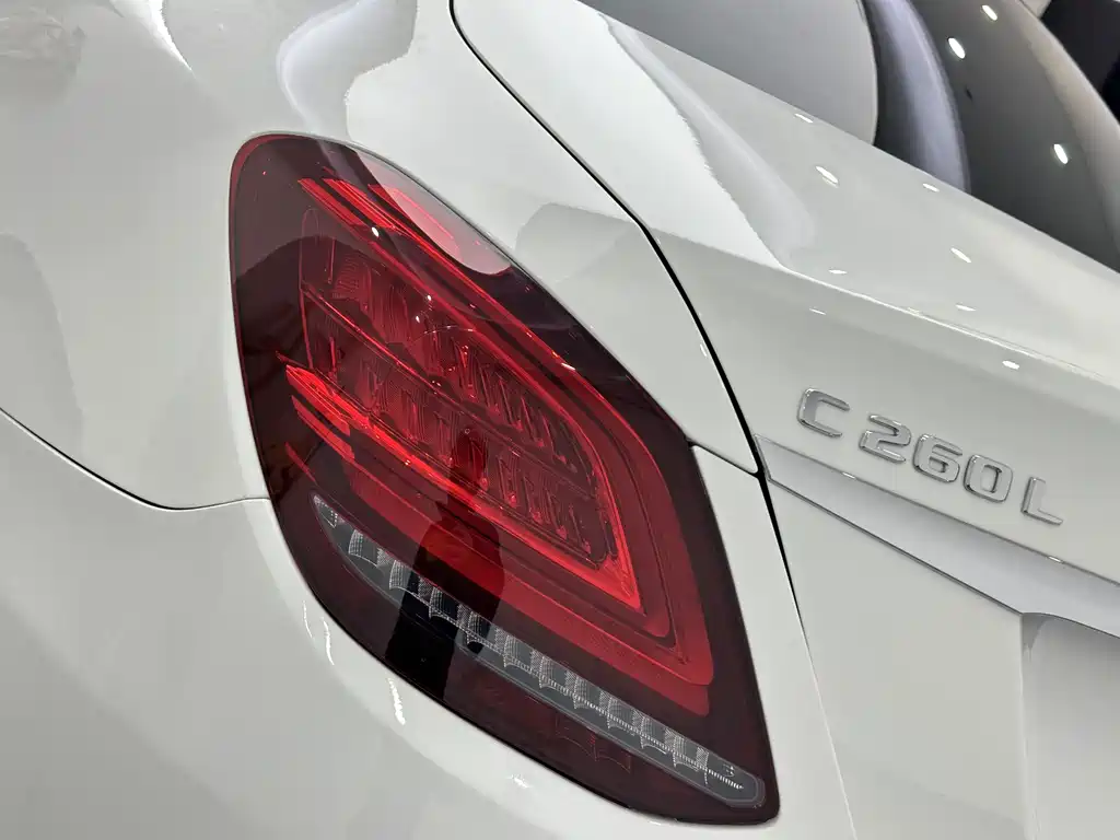 Mercedes-Benz C-Class 2019 — фото 23