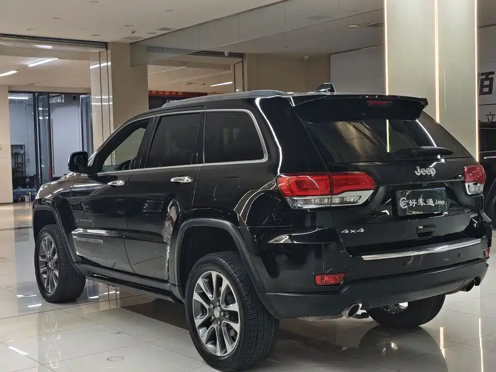 Jeep Grand Cherokee 2019 — фото 16