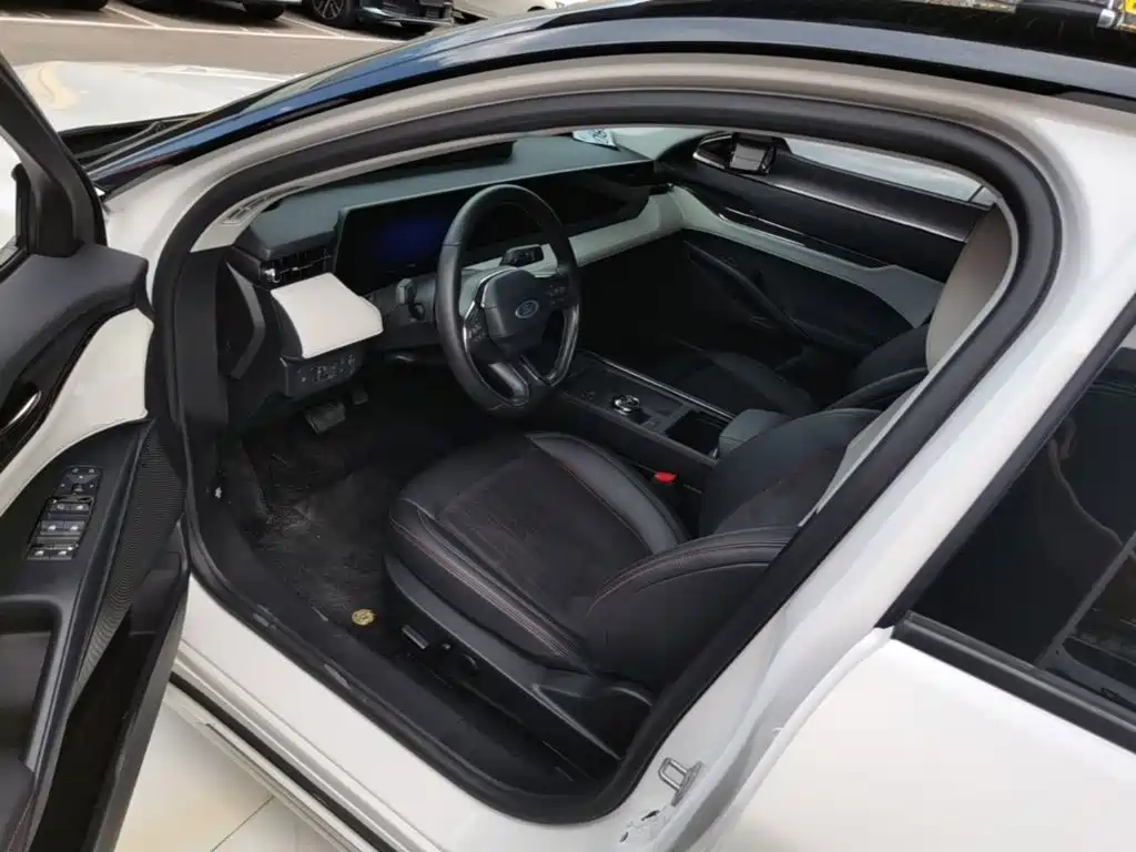 Ford Mondeo 2023 — фото 15