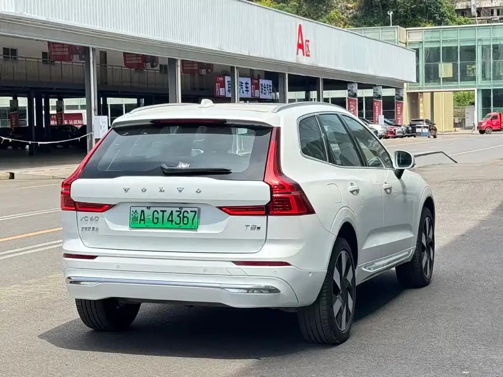 Volvo XC60 Plug-In Hybrid 2025 — фото 11