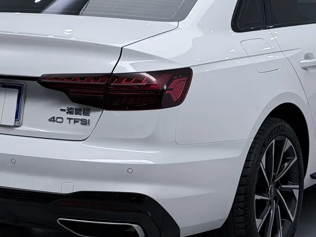 Audi A4L 2023 — фото 28