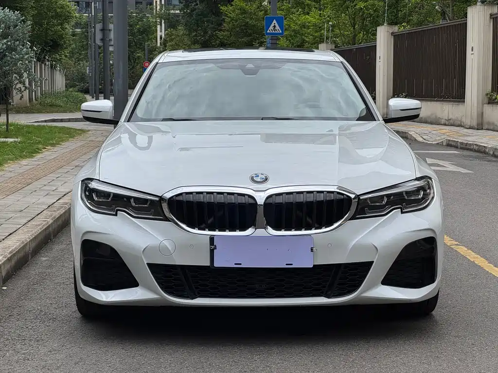 BMW 3 Series 2019 — фото 2