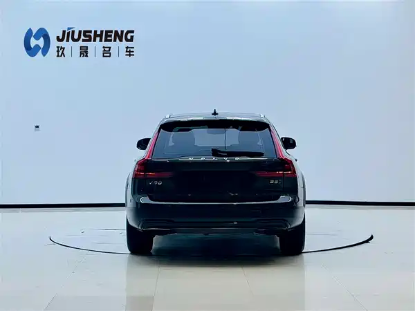 Volvo V90 2021