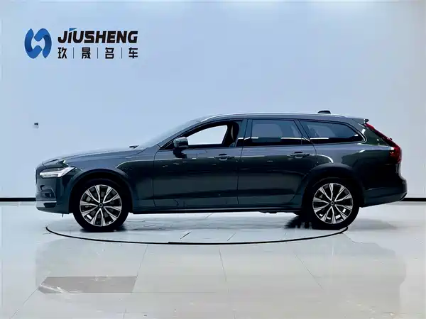 Volvo V90 2021