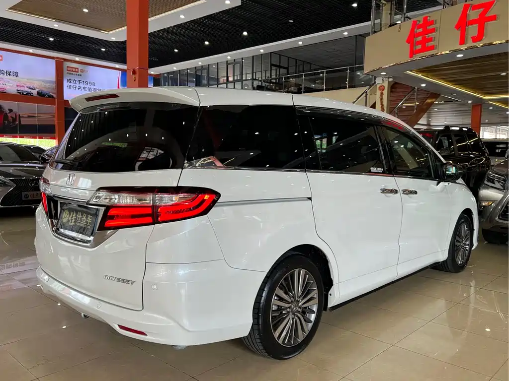 Honda Odyssey 2018 — фото 4