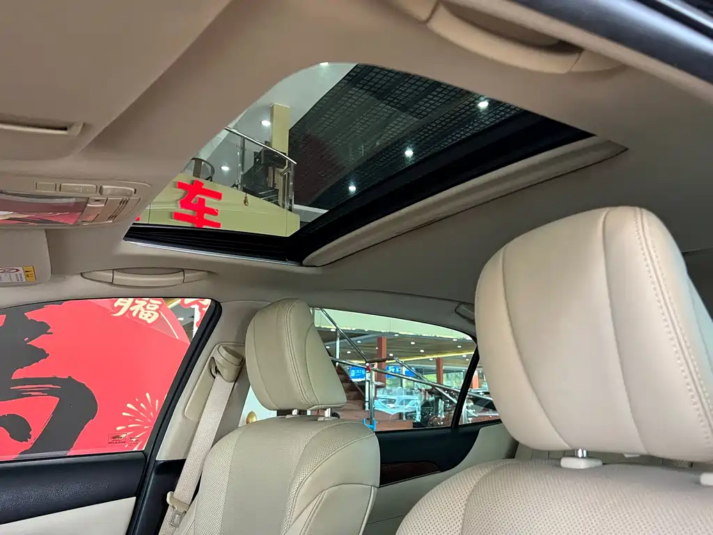 Toyota Crown 2016 — фото 14