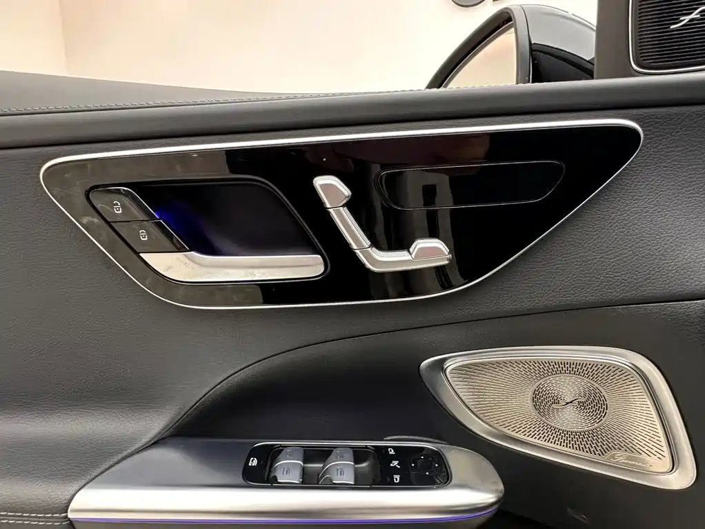 Mercedes-Benz C-Class 2023 — фото 15