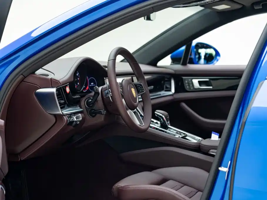 Porsche Panamera 2018 — фото 10