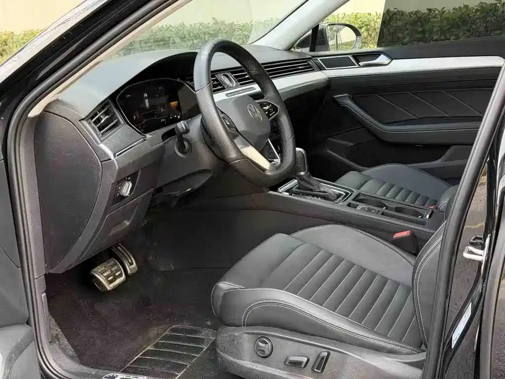 Volkswagen Magotan 2025