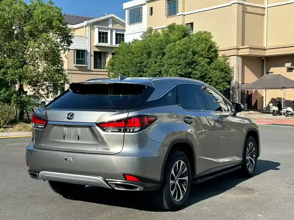 Lexus RX 2022