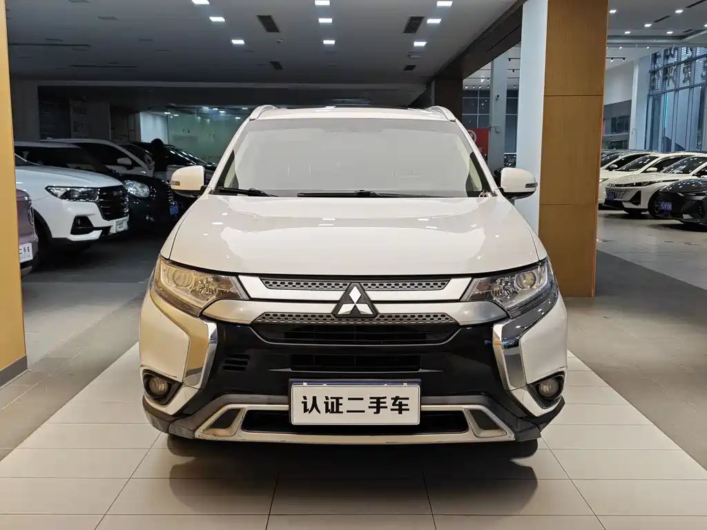 Mitsubishi Outlander 2019 — фото 4