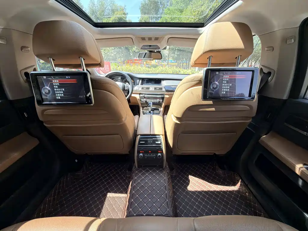 BMW 7 Series 2013 — фото 19