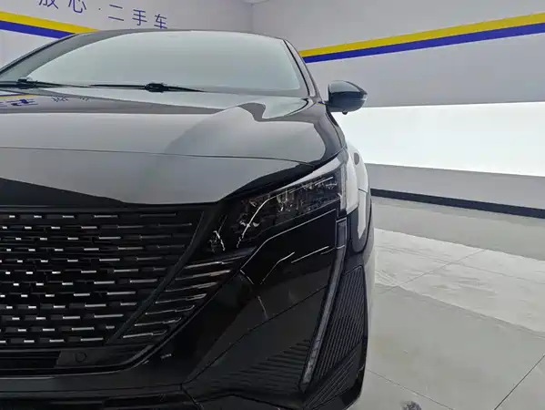 Peugeot 408 2023