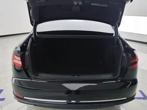 Audi A4L 2020