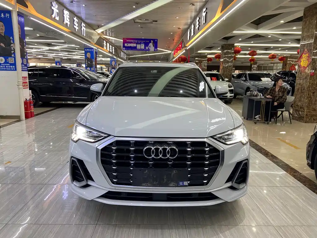 Audi Q3 2022 — фото 2