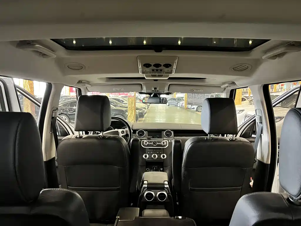 Land Rover Discovery 2015 — фото 6
