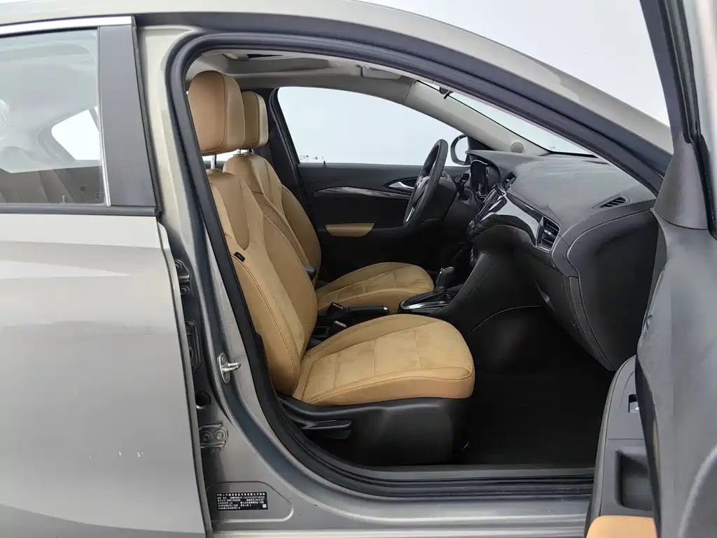 Buick Excelle 2018 — фото 23