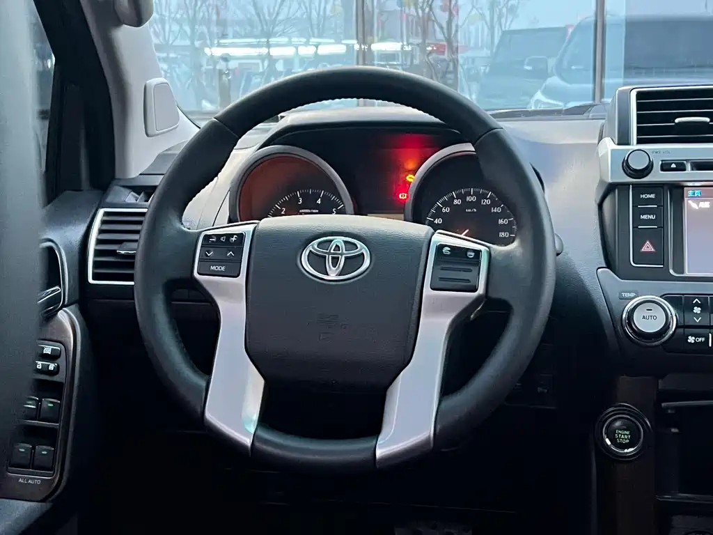 Toyota Prado 2016 — фото 12