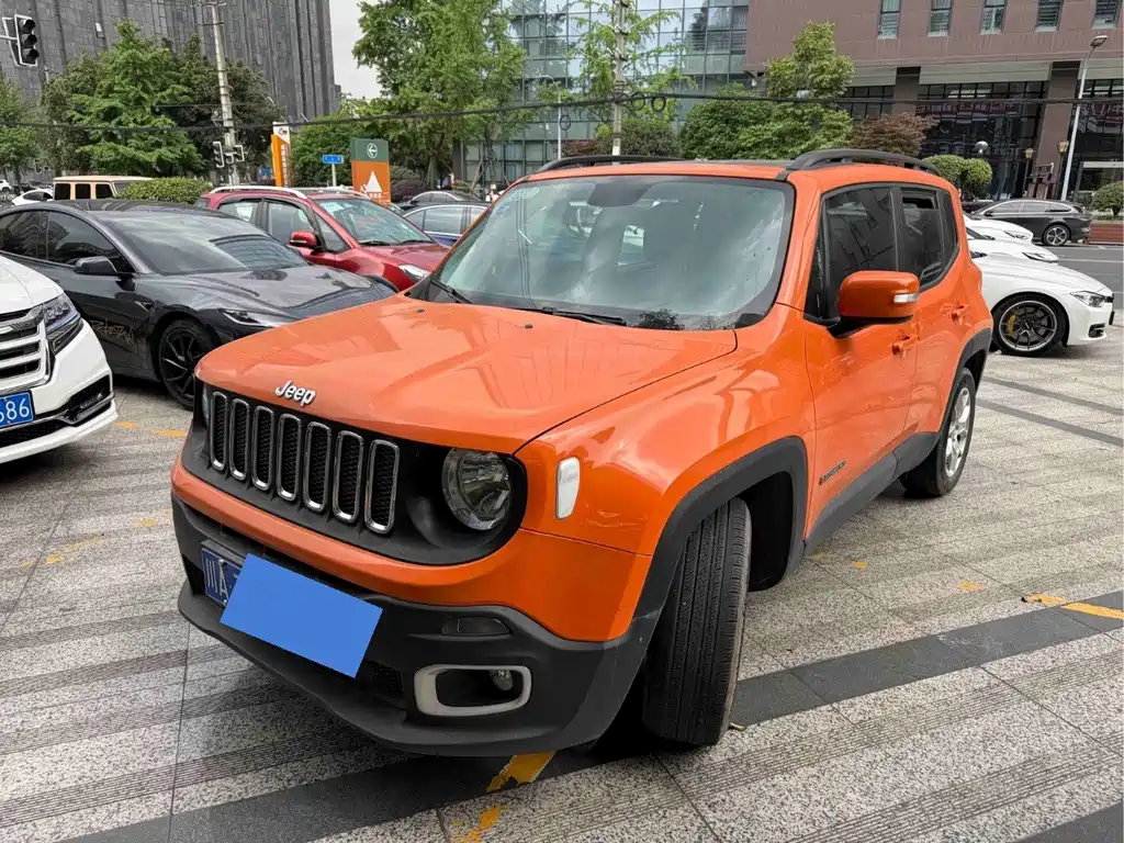 Jeep Renegade 2016 — фото 1