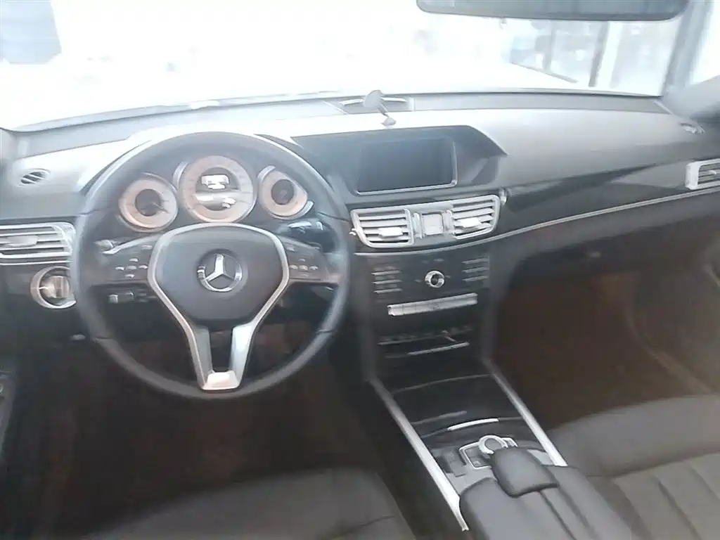 Mercedes-Benz E-Class 2016 — фото 10