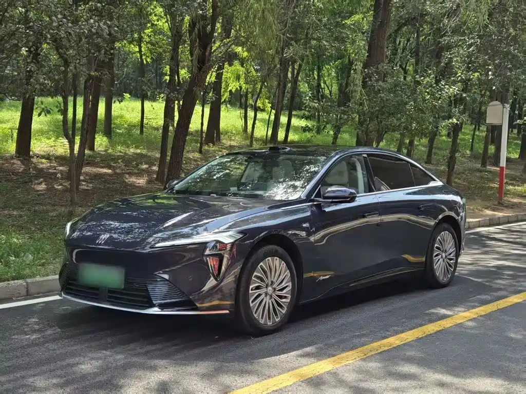 Buick Zhijing L7 2025 — фото 1