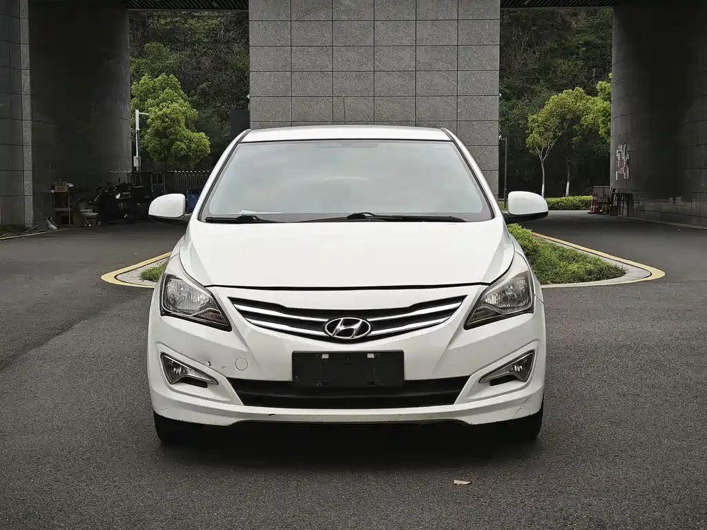 Hyundai Verna 2014 — фото 2