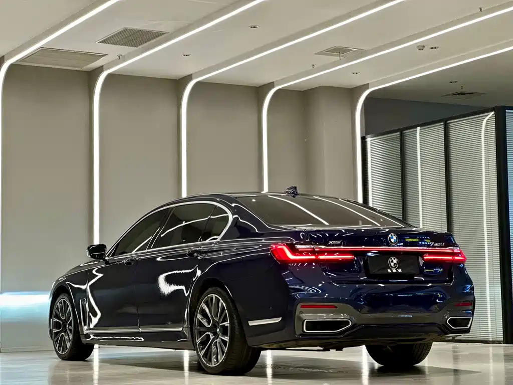 BMW 7 Series 2020 — фото 12