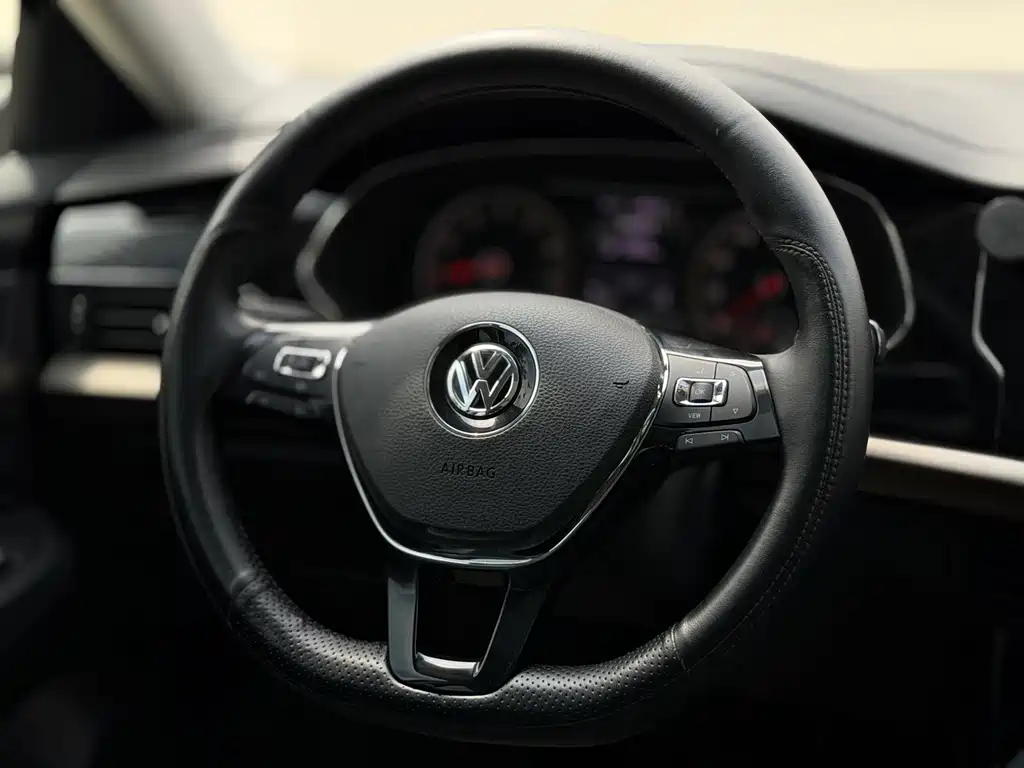 Volkswagen Passat 2020 — фото 12