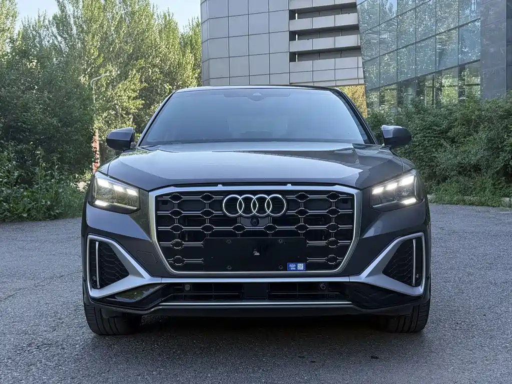 Audi Q2L 2023 — фото 2