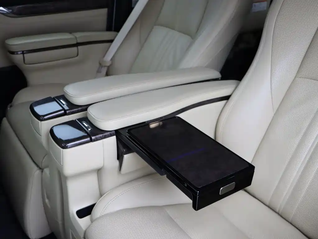 Toyota Alphard 2018 — фото 25