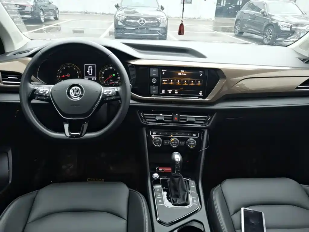 Volkswagen Tharu 2019 — фото 10