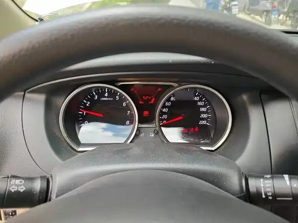 Nissan Livina 2015