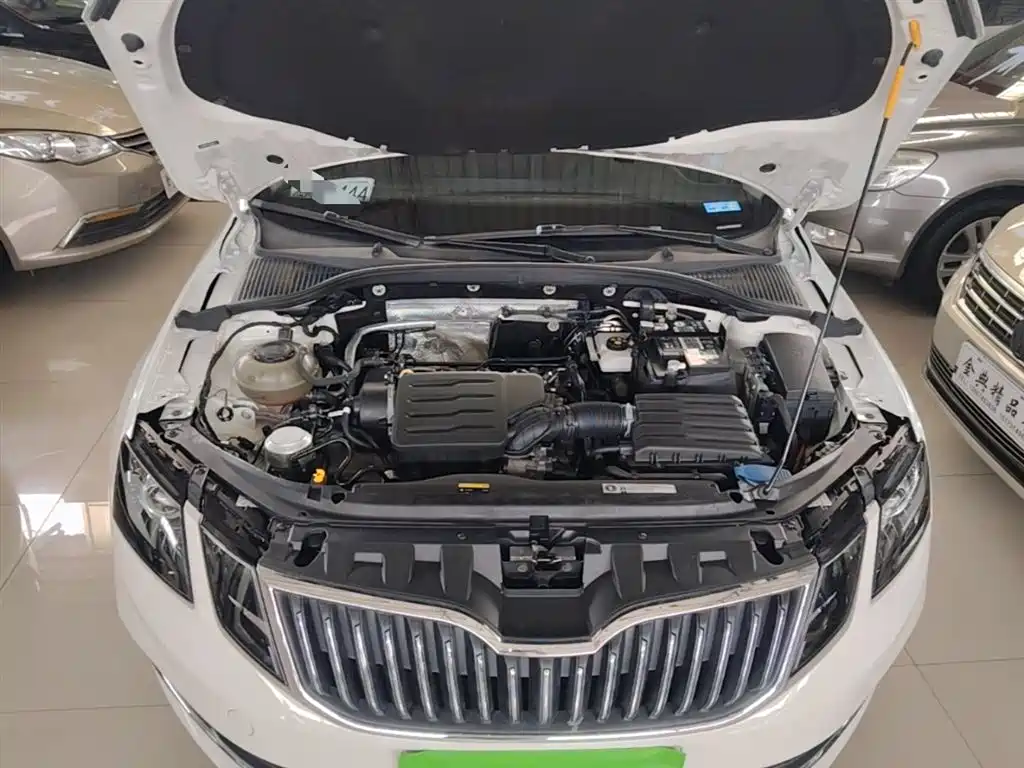 Skoda Octavia 2020 — фото 20