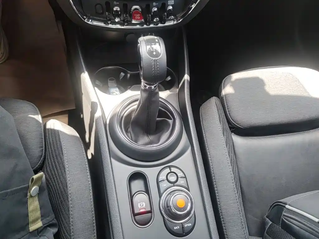 MINI Clubman 2018 — фото 14