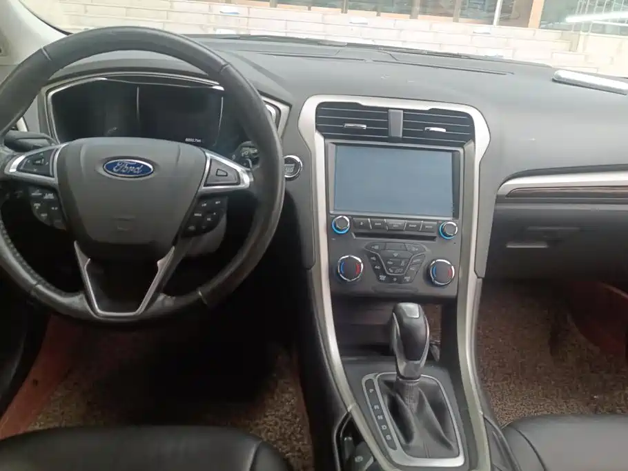 Ford Mondeo 2015 — фото 12