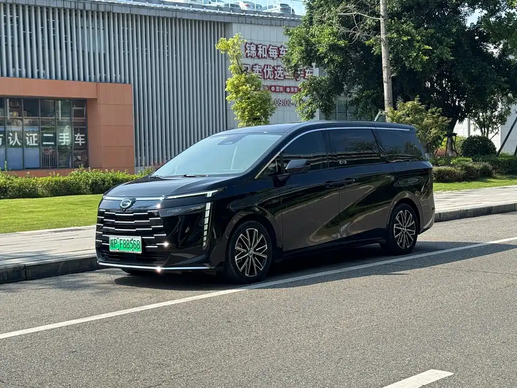 GAC Trumpchi E8 PHEV 2024 — фото 1