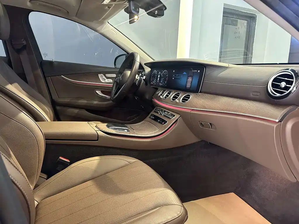 Mercedes-Benz E-Class 2022 — фото 17