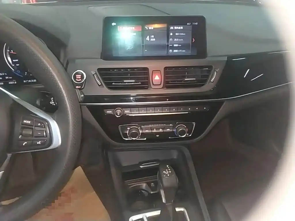 BMW 1 Series 2019 — фото 13