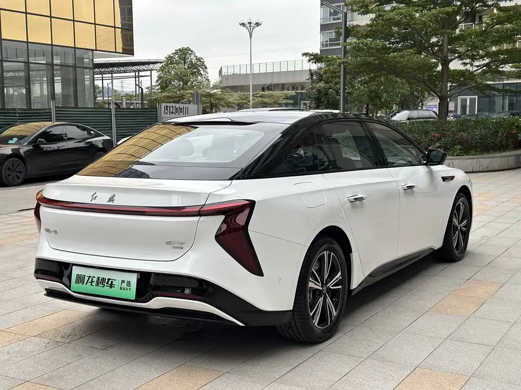 Hongqi EH7 2025 — фото 4