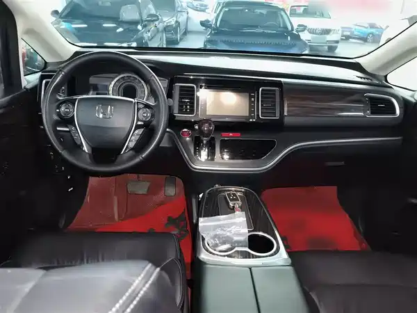 Honda Elysion 2016