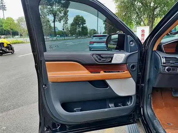 Lincoln Navigator 2021