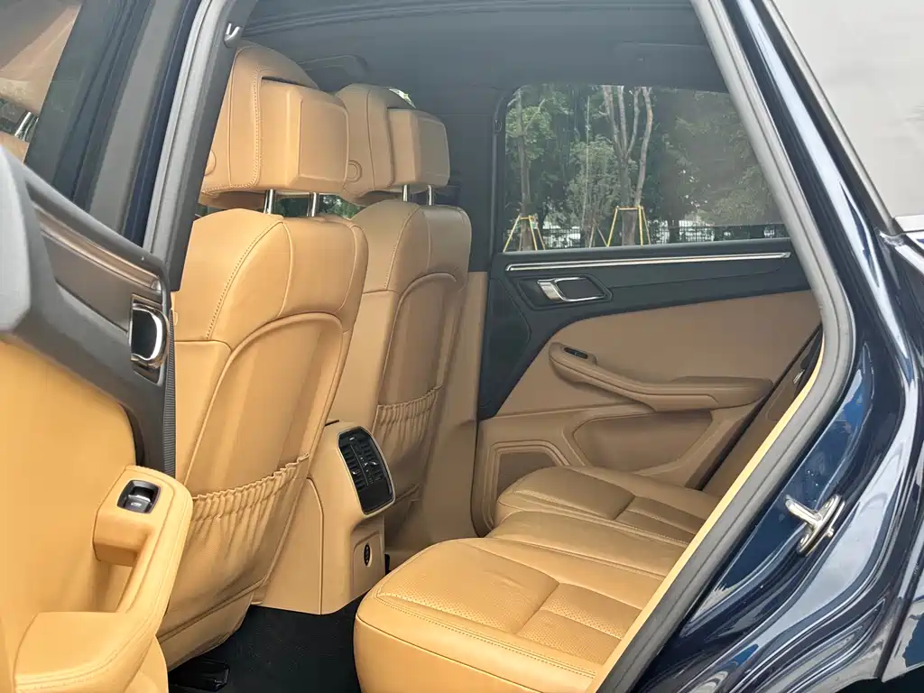 Porsche Macan 2017 — фото 13