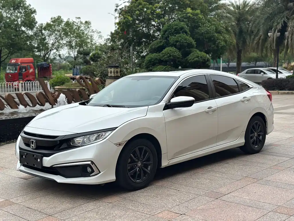 Honda Civic 2021 — фото 1