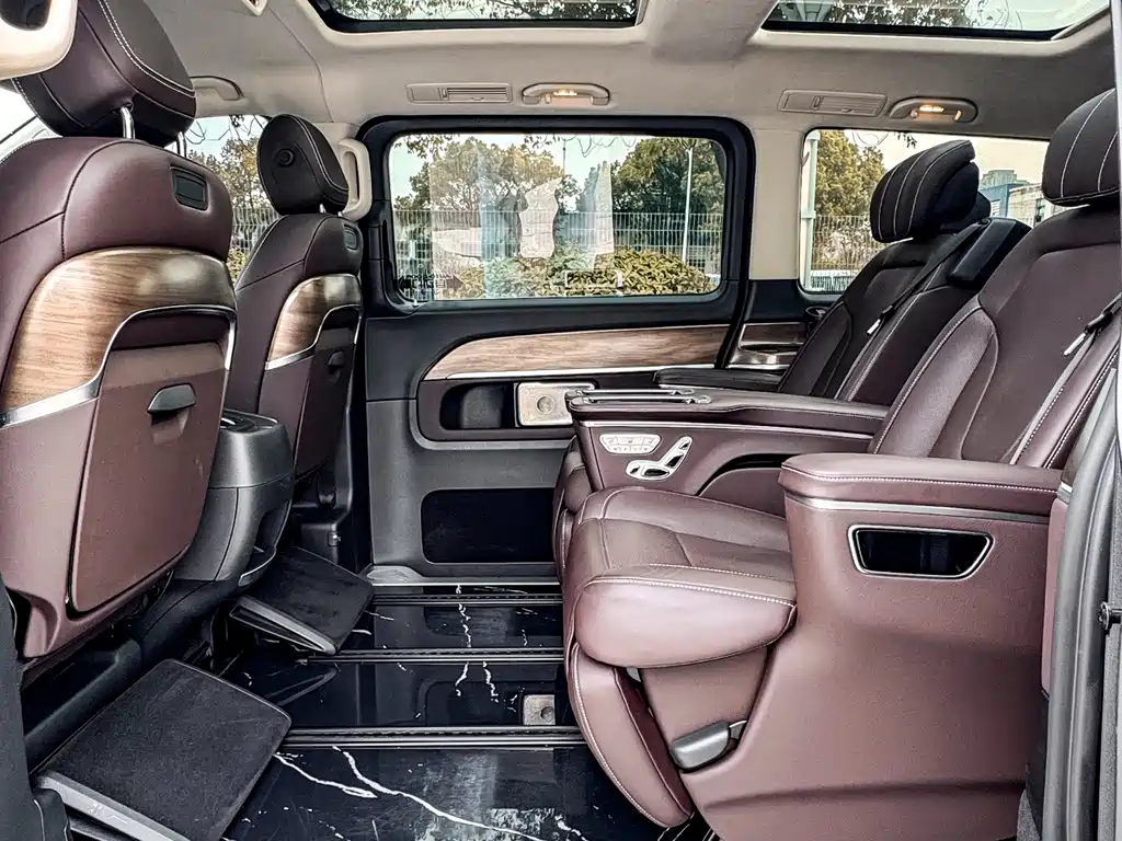 Mercedes-Benz V-Class 2022 — фото 9