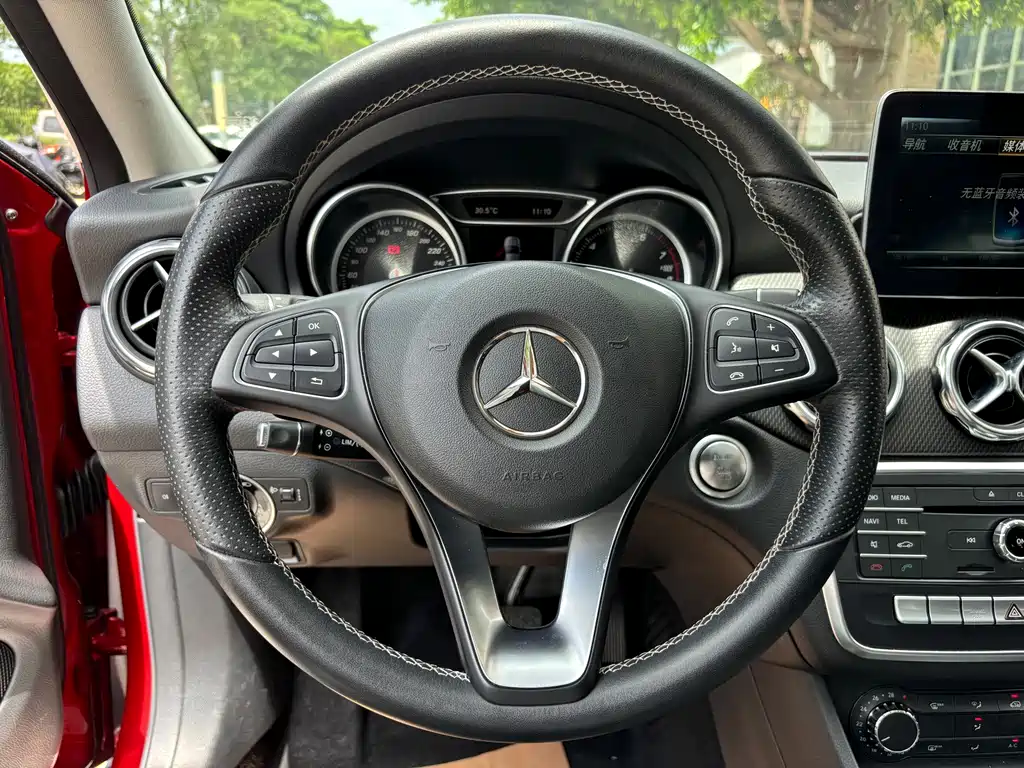 Mercedes-Benz GLA 2018 — фото 13