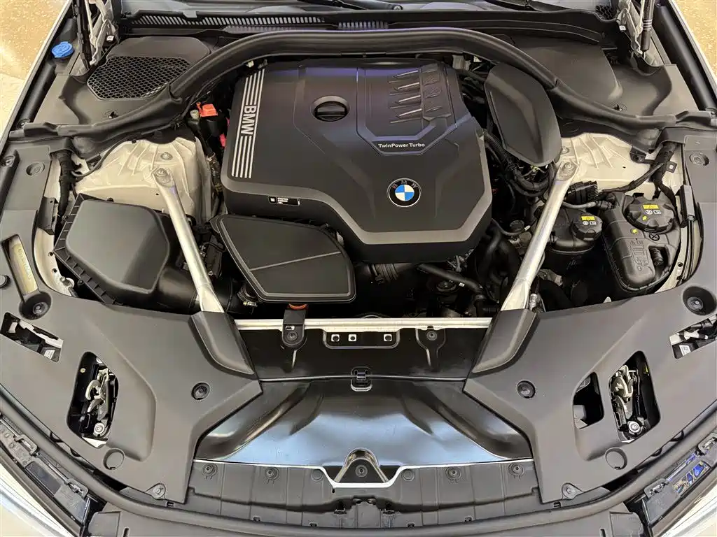 BMW 5 Series 2021 — фото 12