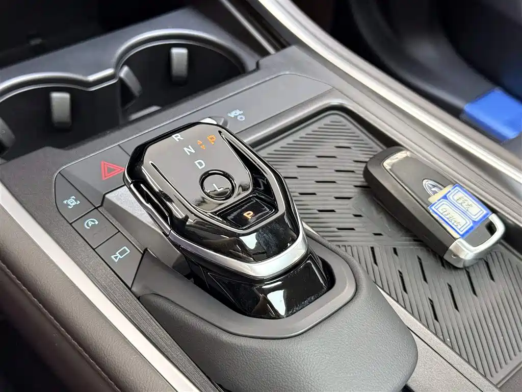 Ford Edge 2025 — фото 25