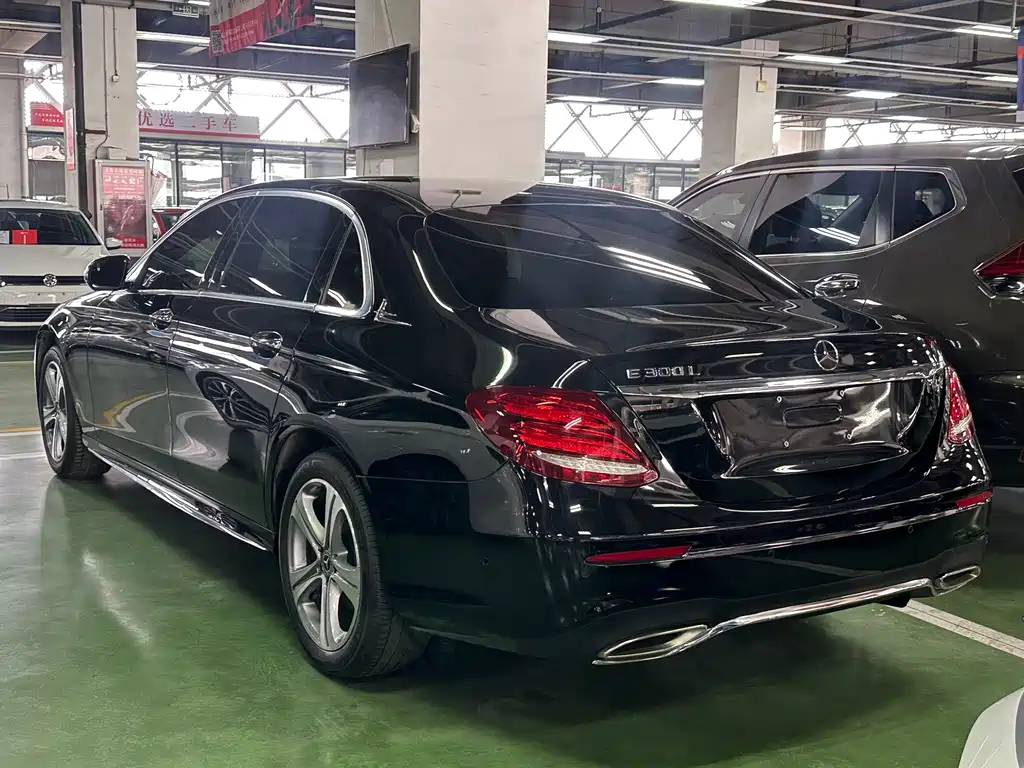 Mercedes-Benz E-Class 2018 — фото 10